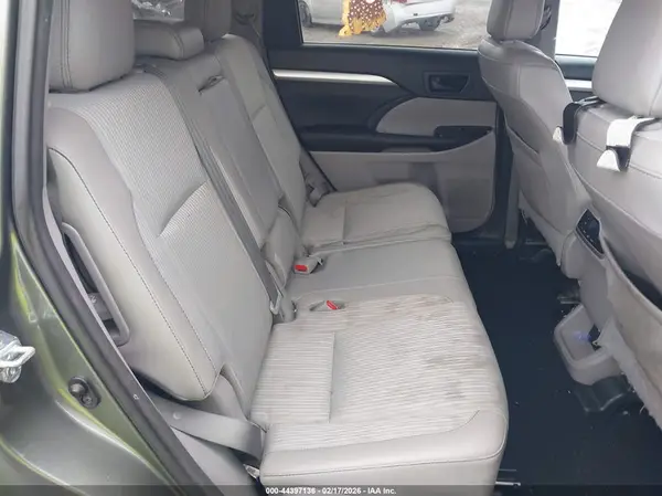 5TDBKRFH7GS354240 2016 TOYOTA HIGHLANDER - Image 8