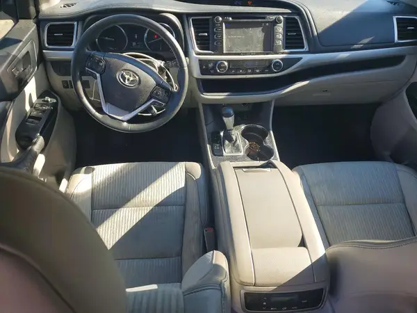 5TDBKRFH8GS242062 2016 TOYOTA HIGHLANDER - Image 8