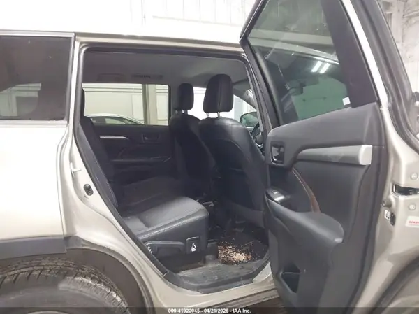 5TDBKRFH8GS296395 2016 TOYOTA HIGHLANDER - Image 8