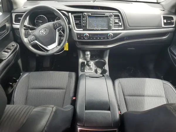 5TDBKRFH8GS300929 2016 TOYOTA HIGHLANDER - Image 8