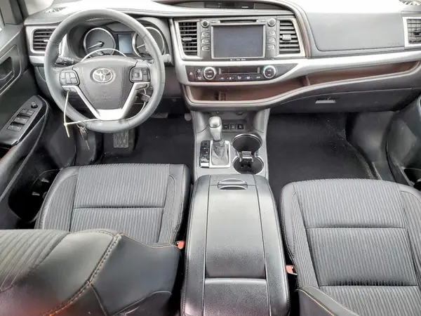 5TDBKRFH8GS304009 2016 TOYOTA HIGHLANDER - Image 8