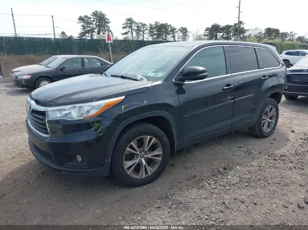 5TDBKRFH8GS311171 2016 TOYOTA HIGHLANDER - Image 2