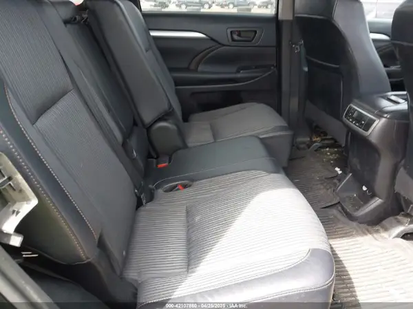 5TDBKRFH8GS311171 2016 TOYOTA HIGHLANDER - Image 8