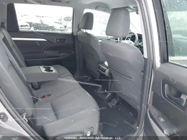 5TDBKRFH8GS312823 2016 TOYOTA HIGHLANDER - Image 8