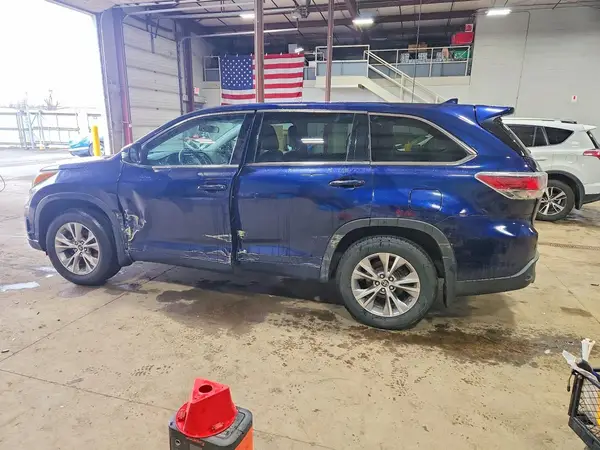 5TDBKRFH8GS331503 2016 TOYOTA HIGHLANDER - Image 2