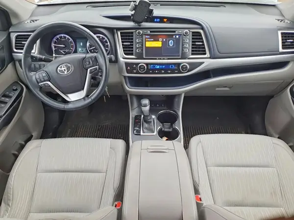 5TDBKRFH8GS335082 2016 TOYOTA HIGHLANDER - Image 8
