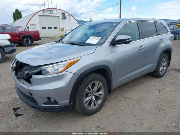5TDBKRFH8GS339231 2016 TOYOTA HIGHLANDER - Image 2