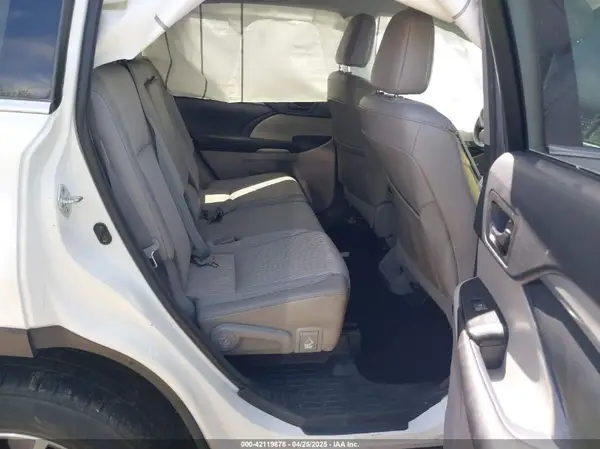 5TDBKRFH8GS340329 2016 TOYOTA HIGHLANDER - Image 8