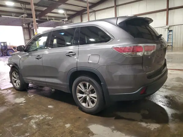 5TDBKRFH8GS352965 2016 TOYOTA HIGHLANDER - Image 2