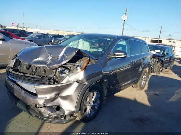 5TDBKRFH8GS354165 2016 TOYOTA HIGHLANDER - Image 2