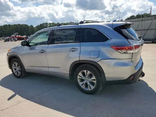 5TDBKRFH8GS356028 2016 TOYOTA HIGHLANDER - Image 2