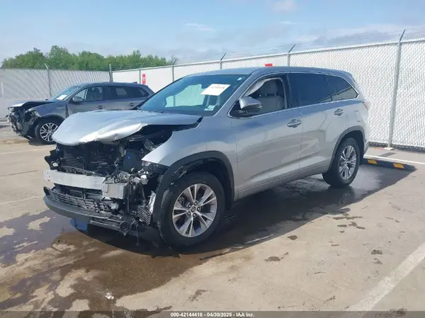 5TDBKRFH9GS232947 2016 TOYOTA HIGHLANDER - Image 2