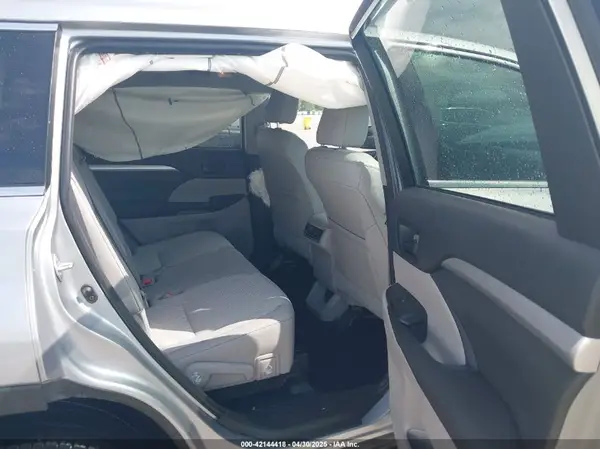 5TDBKRFH9GS232947 2016 TOYOTA HIGHLANDER - Image 8