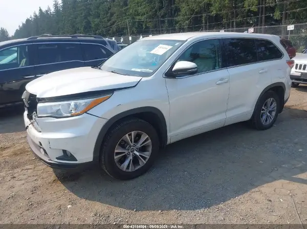5TDBKRFH9GS235444 2016 TOYOTA HIGHLANDER - Image 2