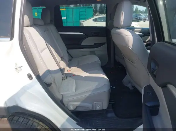 5TDBKRFH9GS235444 2016 TOYOTA HIGHLANDER - Image 8
