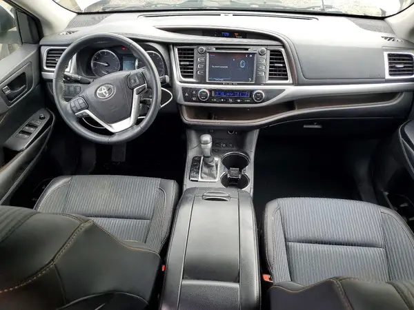 5TDBKRFH9GS242104 2016 TOYOTA HIGHLANDER - Image 8