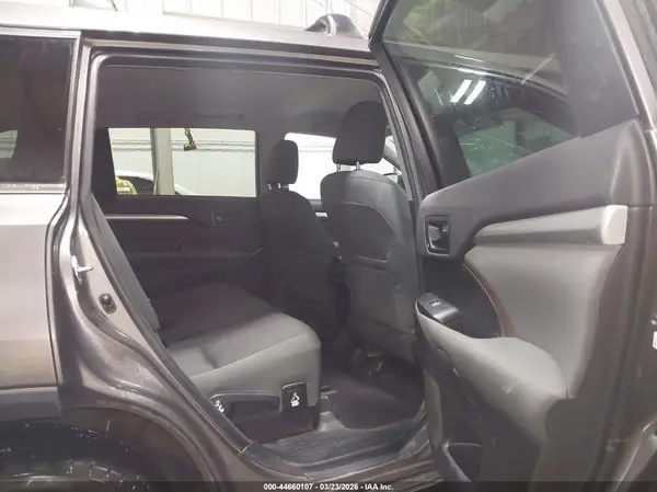 5TDBKRFH9GS258674 2016 TOYOTA HIGHLANDER - Image 8