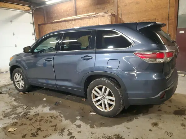 5TDBKRFH9GS282697 2016 TOYOTA HIGHLANDER - Image 2