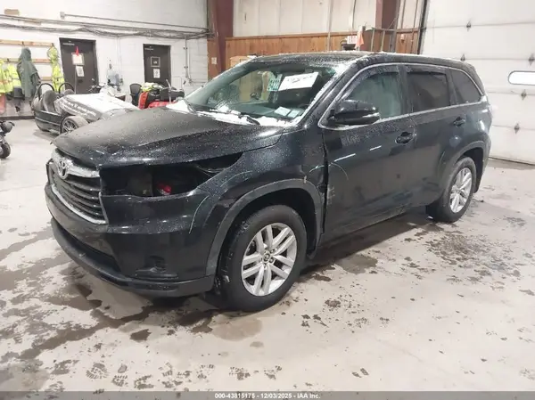 5TDBKRFH9GS291450 2016 TOYOTA HIGHLANDER - Image 2