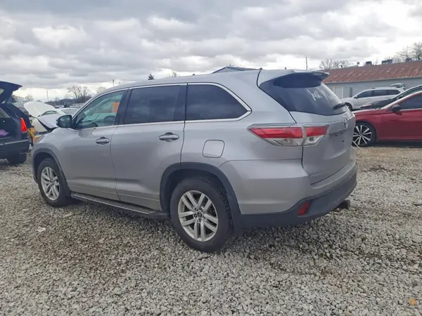 5TDBKRFH9GS297345 2016 TOYOTA HIGHLANDER - Image 2