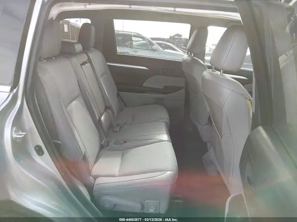 5TDBKRFH9GS307775 2016 TOYOTA HIGHLANDER - Image 8