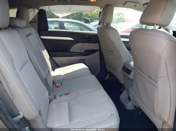 5TDBKRFH9GS308702 2016 TOYOTA HIGHLANDER - Image 8