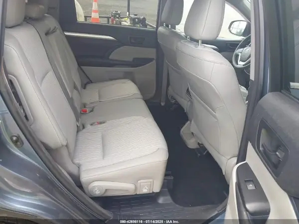 5TDBKRFH9GS325449 2016 TOYOTA HIGHLANDER - Image 8