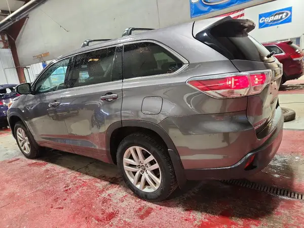 5TDBKRFH9GS336970 2016 TOYOTA HIGHLANDER - Image 2