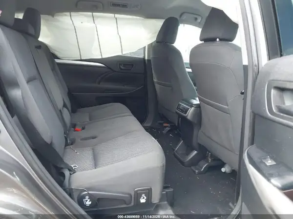 5TDBKRFH9GS351520 2016 TOYOTA HIGHLANDER - Image 8