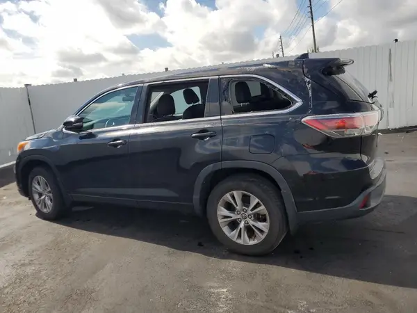 5TDBKRFH9GS353302 2016 TOYOTA HIGHLANDER - Image 2