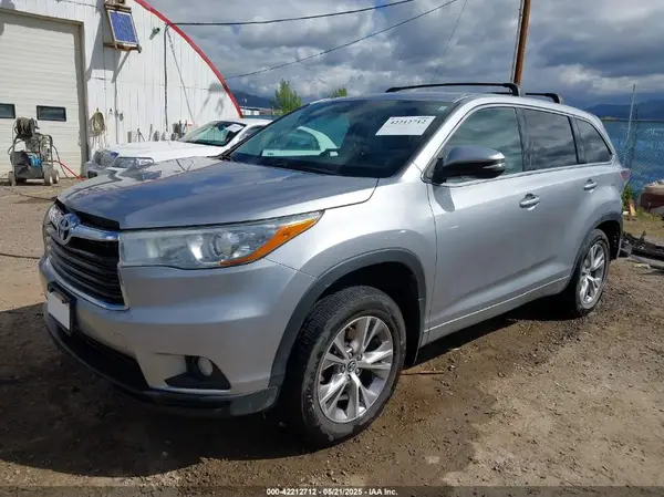 5TDBKRFH9GS356152 2016 TOYOTA HIGHLANDER - Image 2