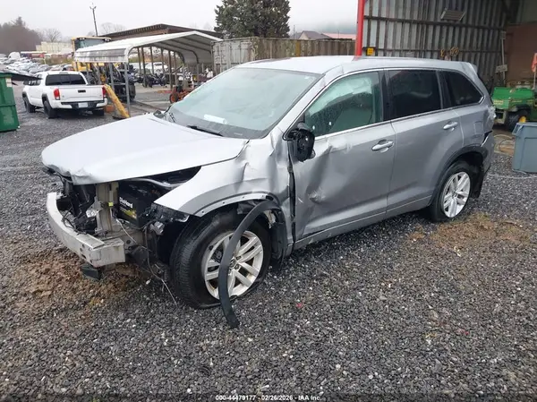 5TDBKRFHXGS224985 2016 TOYOTA HIGHLANDER - Image 2