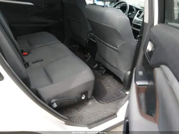 5TDBKRFHXGS239650 2016 TOYOTA HIGHLANDER - Image 8