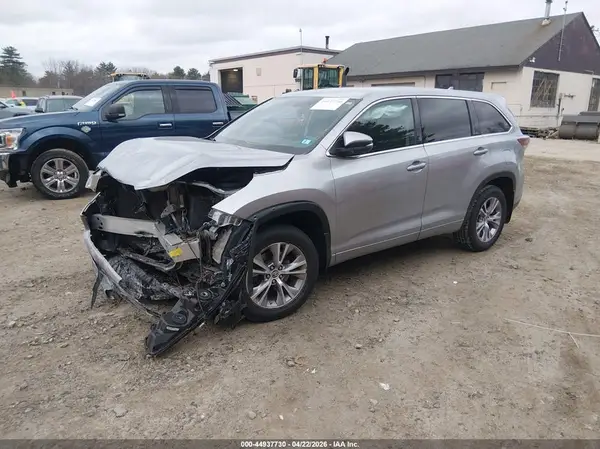 5TDBKRFHXGS246825 2016 TOYOTA HIGHLANDER - Image 2