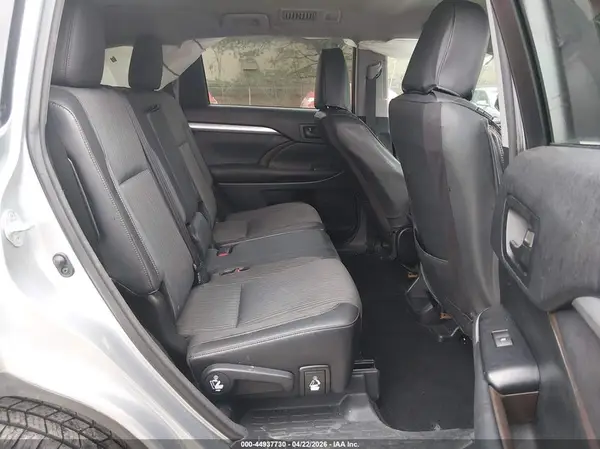 5TDBKRFHXGS246825 2016 TOYOTA HIGHLANDER - Image 8
