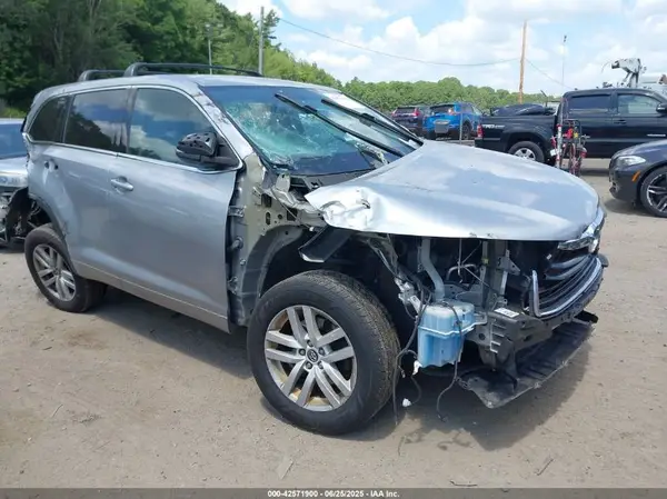 5TDBKRFHXGS255038 2016 TOYOTA HIGHLANDER - Image 1