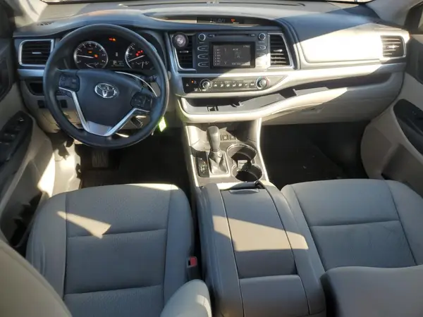 5TDBKRFHXGS271028 2016 TOYOTA HIGHLANDER - Image 8