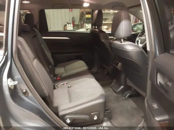 5TDBKRFHXGS273698 2016 TOYOTA HIGHLANDER - Image 8