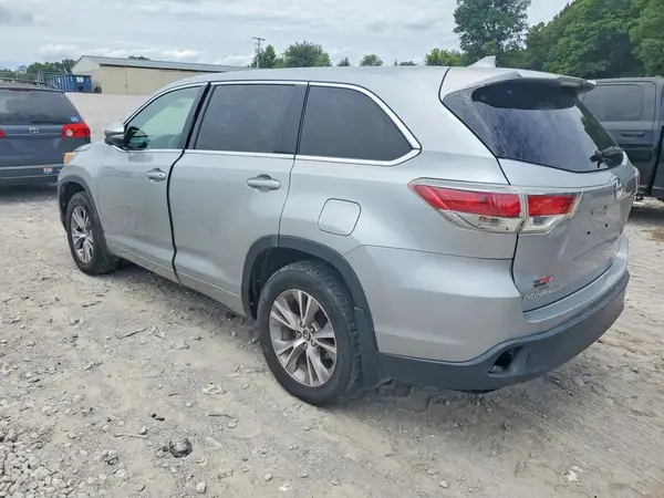 5TDBKRFHXGS307722 2016 TOYOTA HIGHLANDER - Image 2