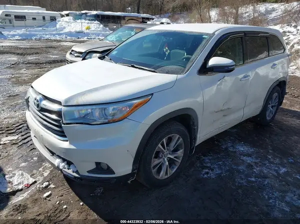 5TDBKRFHXGS323290 2016 TOYOTA HIGHLANDER - Image 2