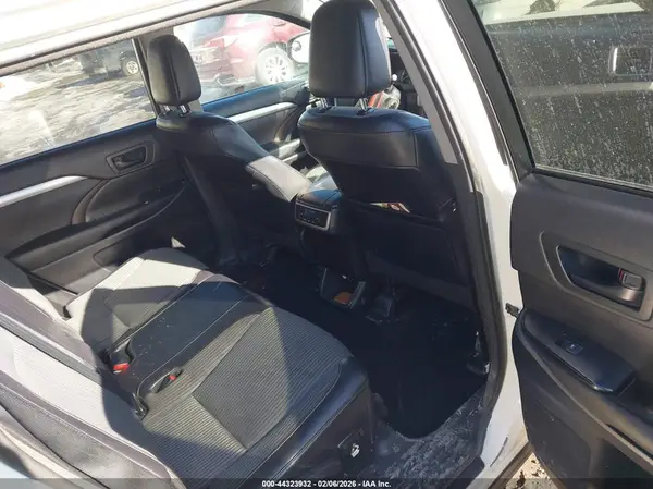 5TDBKRFHXGS323290 2016 TOYOTA HIGHLANDER - Image 8