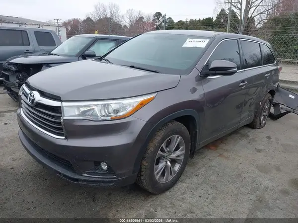 5TDBKRFHXGS328540 2016 TOYOTA HIGHLANDER - Image 2