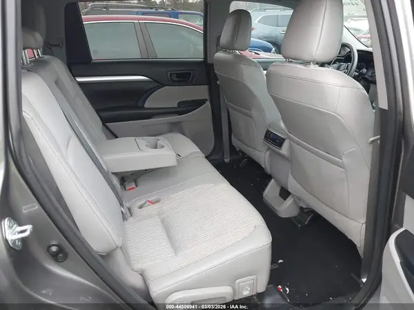 5TDBKRFHXGS328540 2016 TOYOTA HIGHLANDER - Image 8