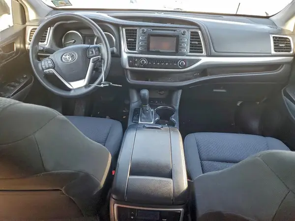 5TDBKRFHXGS330269 2016 TOYOTA HIGHLANDER - Image 8