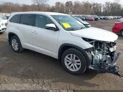 5TDBKRFHXGS334483 2016 TOYOTA HIGHLANDER