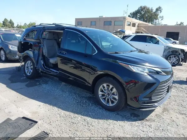 5TDBRKEC0NS102741 2022 TOYOTA SIENNA - Image 1