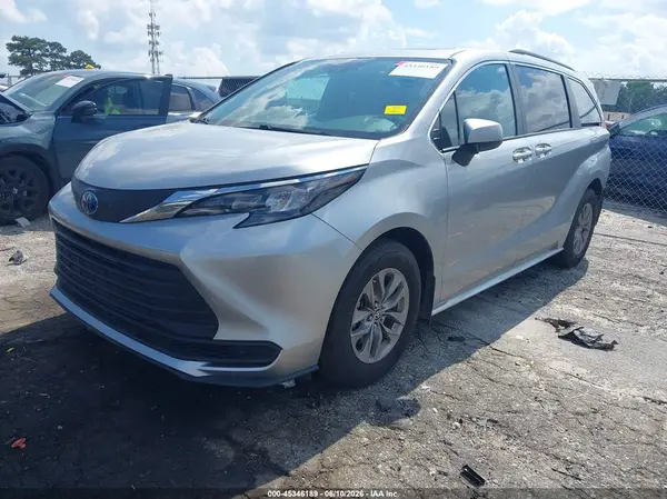5TDBRKEC0RS202098 2024 TOYOTA SIENNA - Image 2