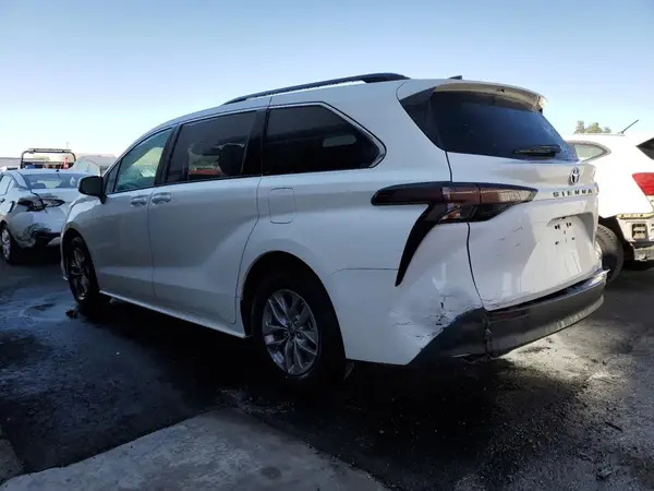 5TDBRKEC0RS211402 2024 TOYOTA SIENNA - Image 2