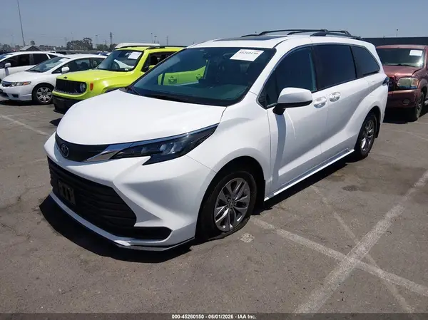 5TDBRKEC0SS261707 2025 TOYOTA SIENNA - Image 2