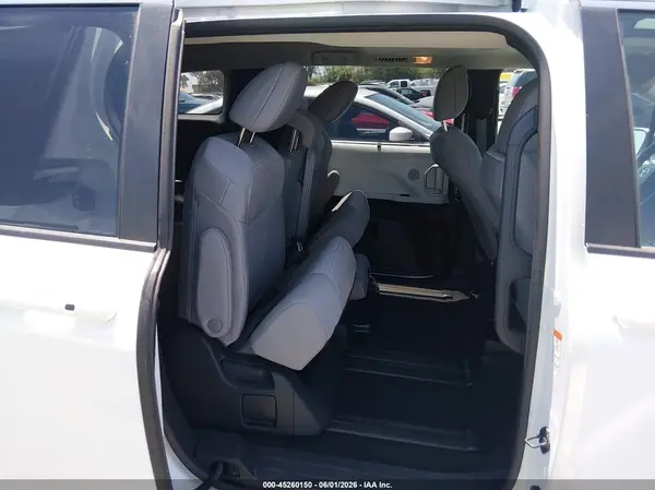 5TDBRKEC0SS261707 2025 TOYOTA SIENNA - Image 8